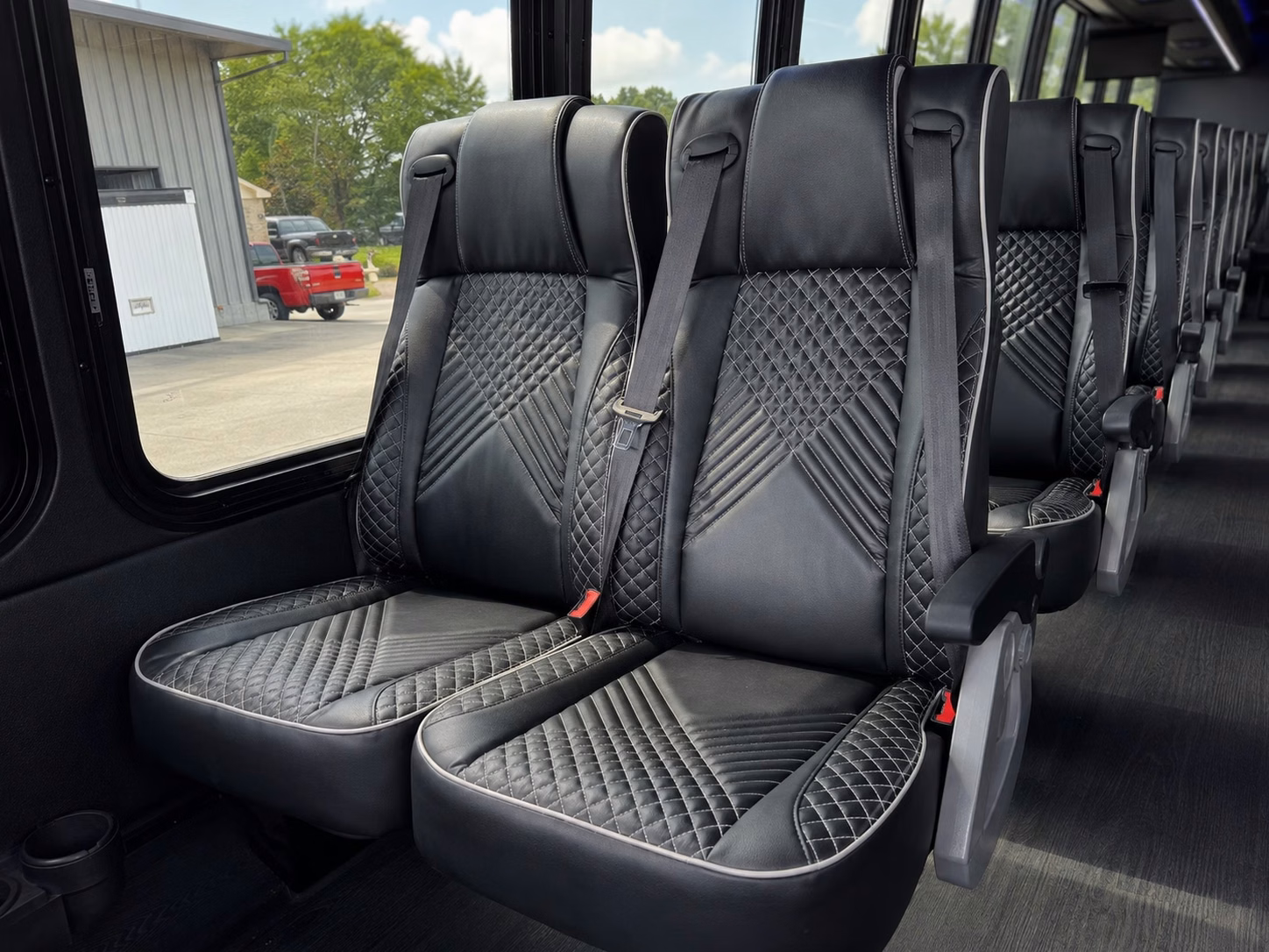 minibus rentals in richmond for smaller prom groups who want a private ride